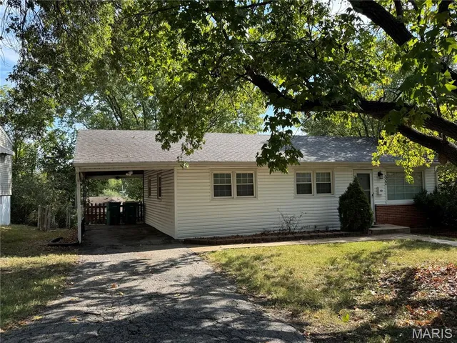 $1,900 | 522 Holland Avenue, Webster Groves, MO 63119