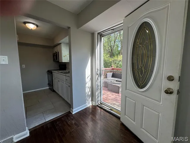 $1,900 | 522 Holland Avenue, Webster Groves, MO 63119