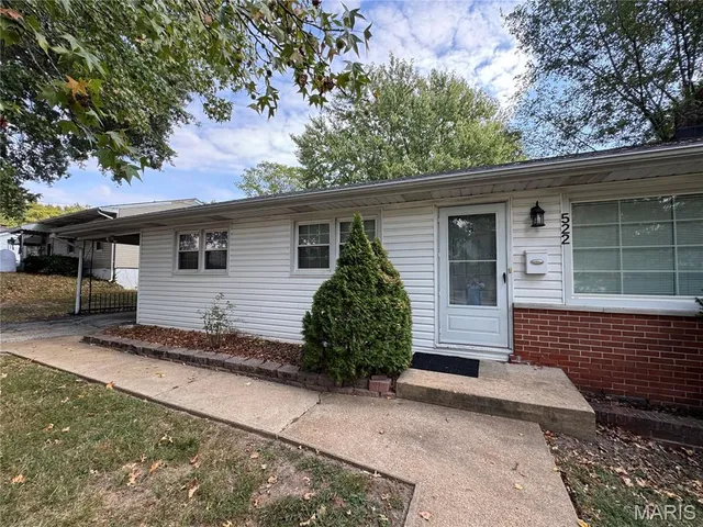 $1,900 | 522 Holland Avenue, Webster Groves, MO 63119