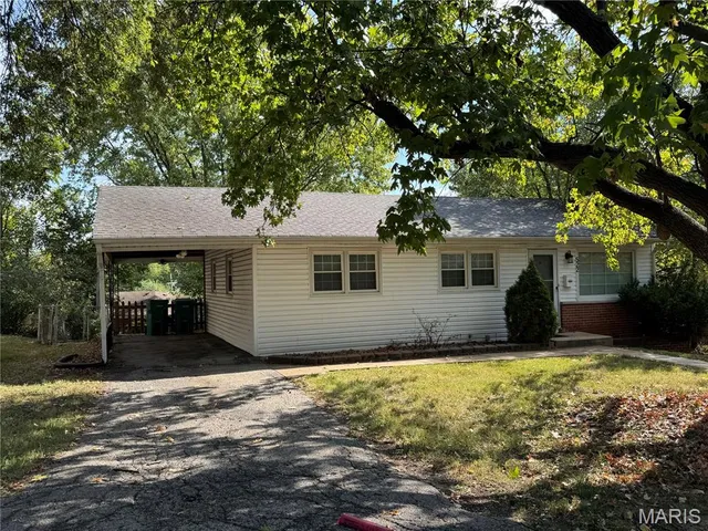 $1,900 | 522 Holland Avenue, Webster Groves, MO 63119