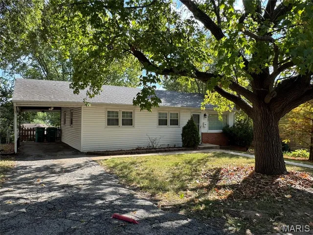 $1,900 | 522 Holland Avenue, Webster Groves, MO 63119