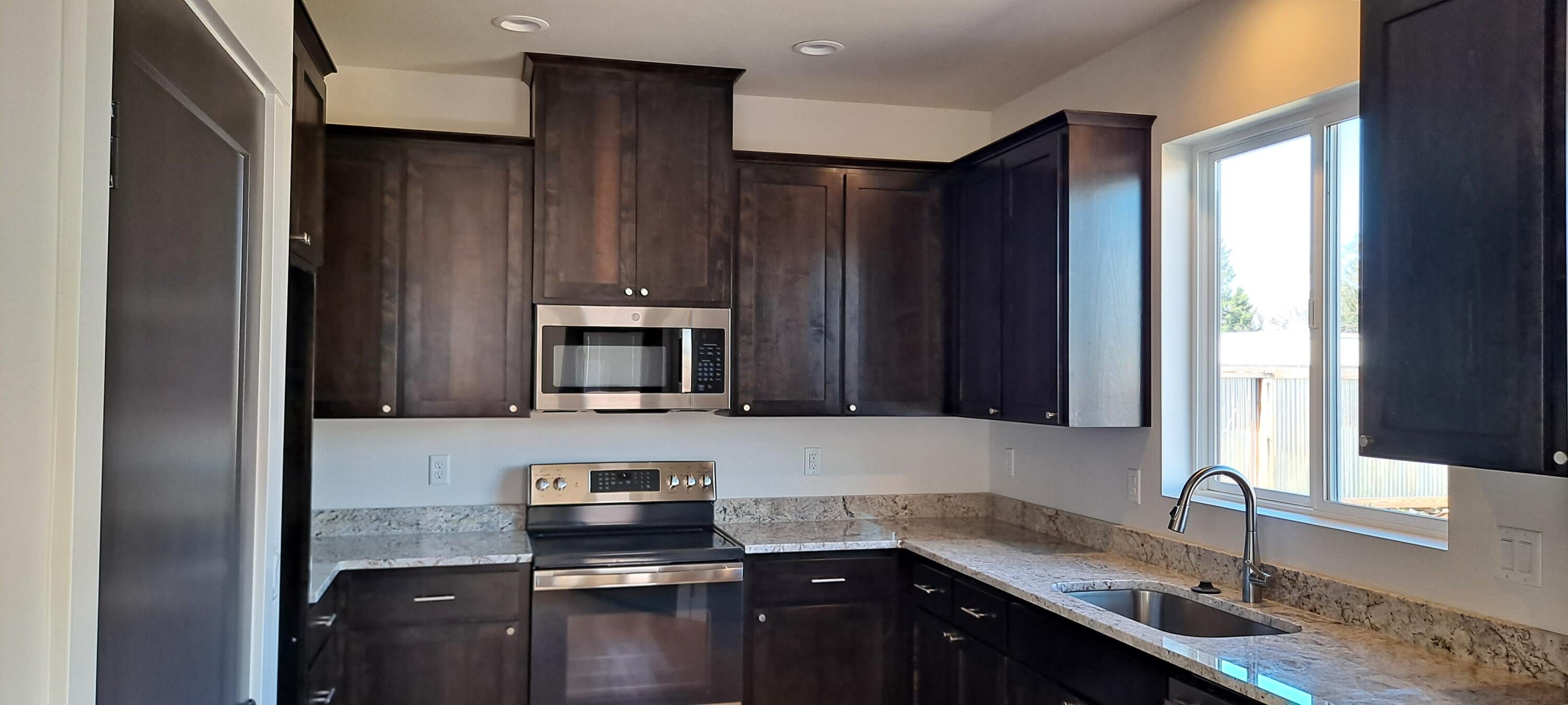 236 Samuel Lane Loop Road Phoenix, OR 97535 - Photo 11 of 30 20230326_150212
