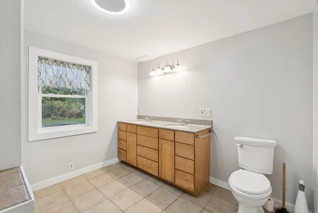 $430,000 | 218 Oak Street, Oakland, ME 04963