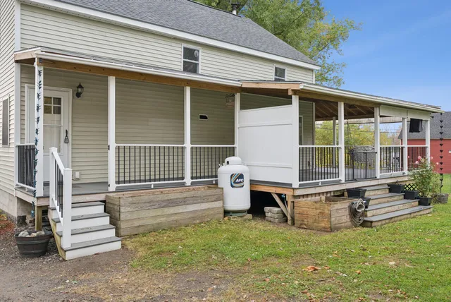 $430,000 | 218 Oak Street, Oakland, ME 04963