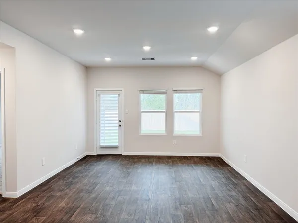 $1,895 | 204 Addison Place, Lockhart, TX 78644