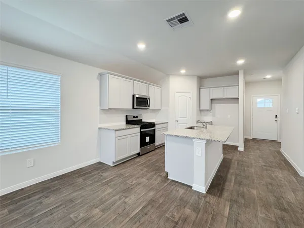 $1,895 | 204 Addison Place, Lockhart, TX 78644