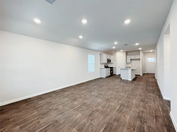 $1,895 | 204 Addison Place, Lockhart, TX 78644