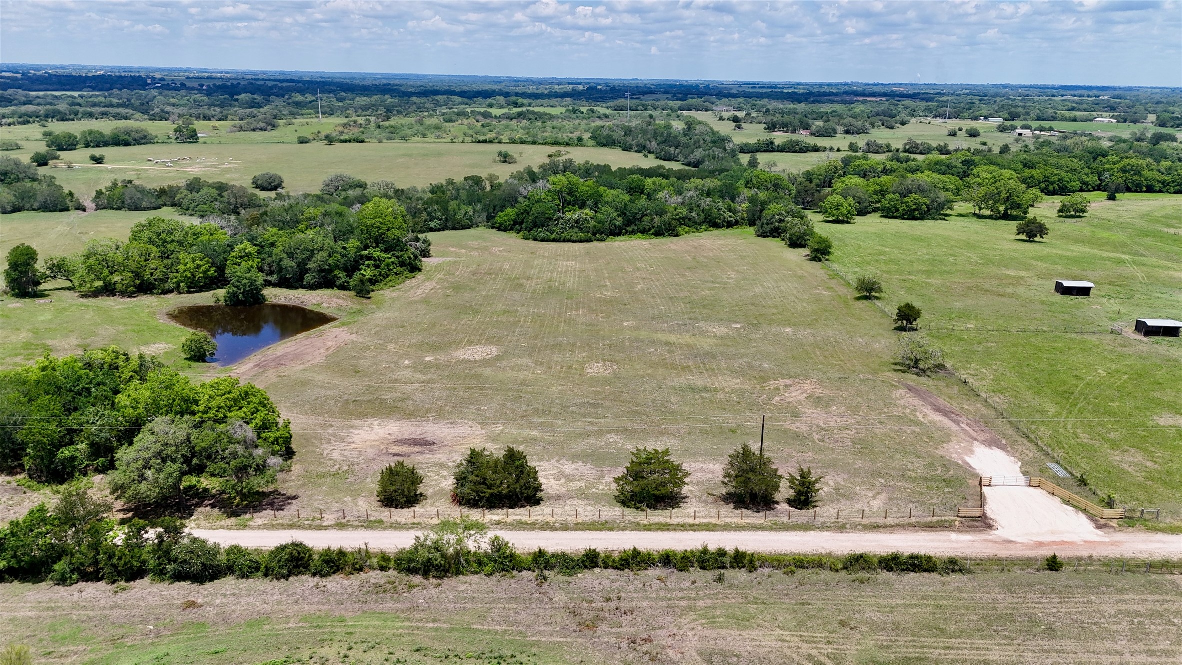 1049 Muehr Road Weimar, TX 78962 - Photo 23 of 24 a view of a lush green field