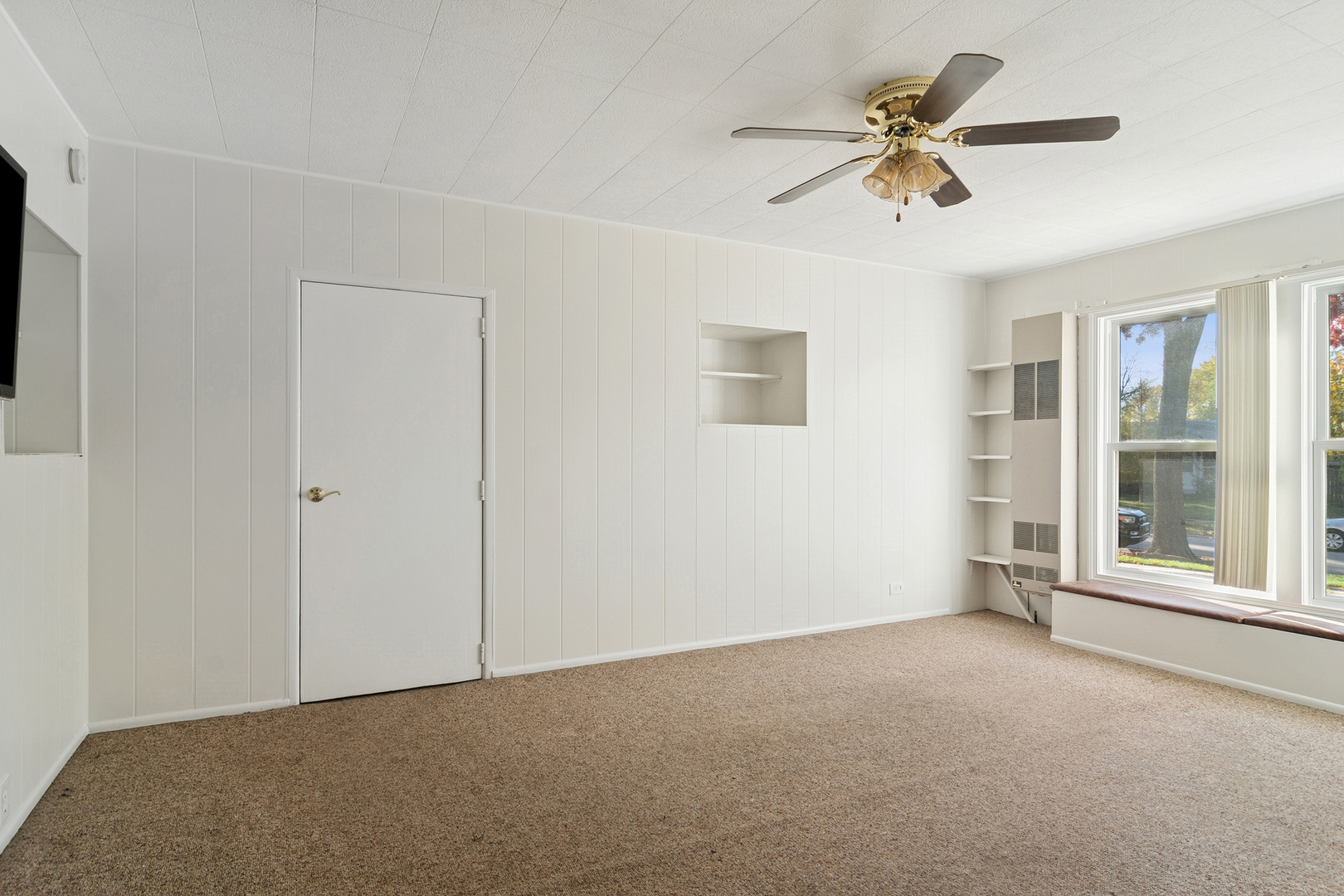 36 Crestview Terrace Buffalo Grove, IL 60089 - Photo 11 of 30 a view of an empty room with a window