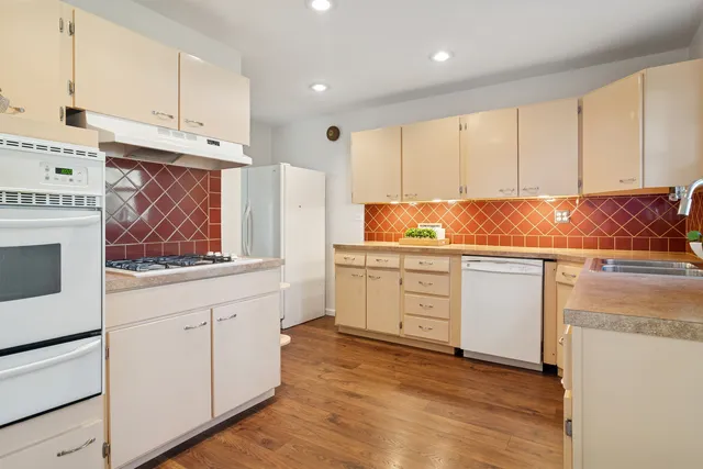 $375,000 | 36 Crestview Terrace, Buffalo Grove, IL 60089