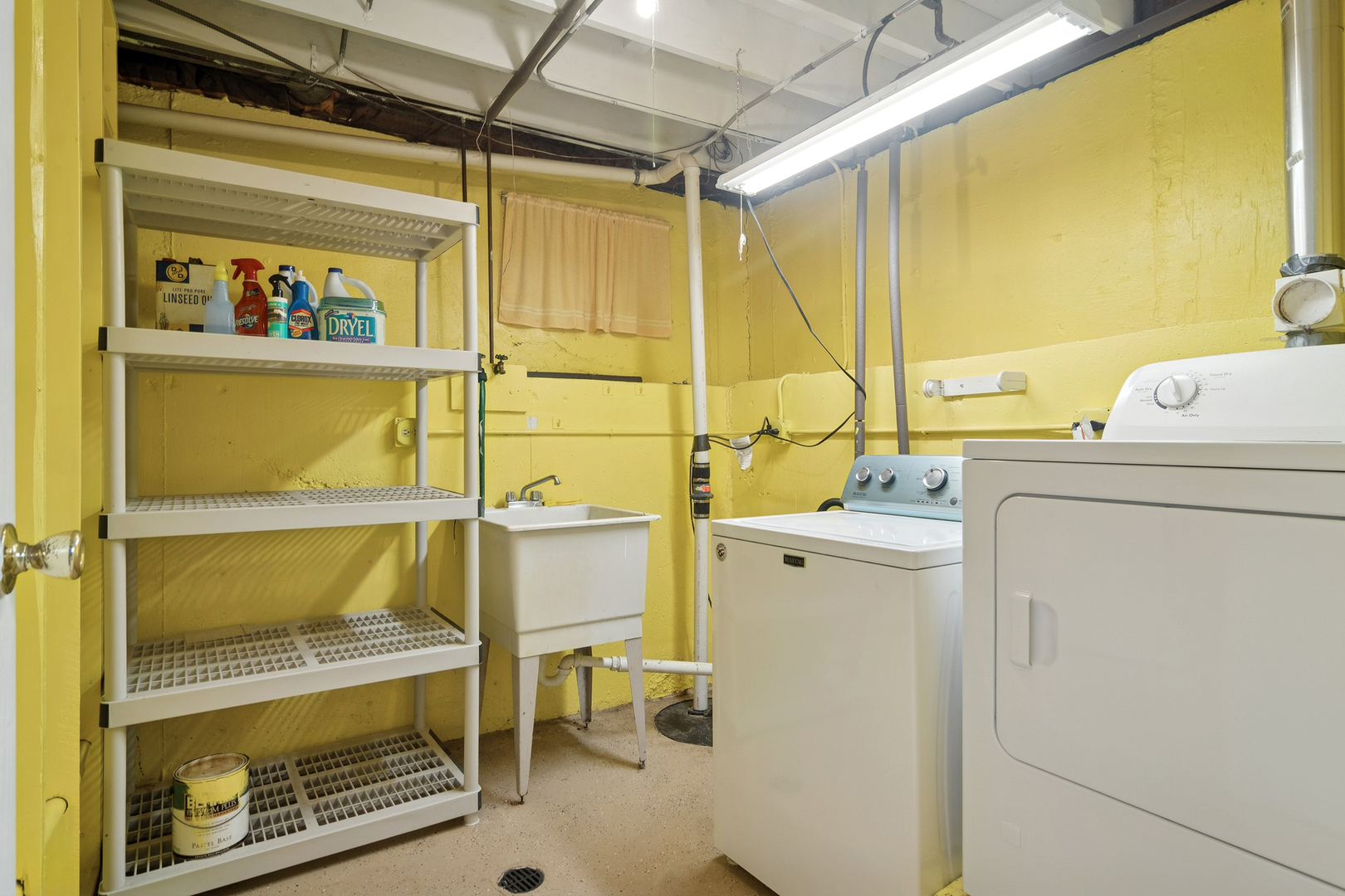 36 Crestview Terrace Buffalo Grove, IL 60089 - Photo 25 of 30 a utility room with dryer and washer