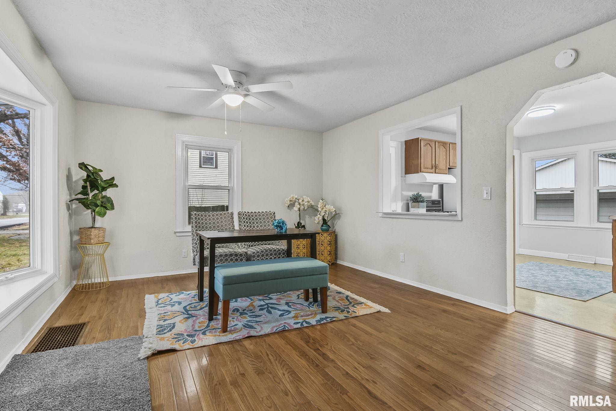 5 Harriet Lane Springfield, IL 62702 - Photo 2 of 25