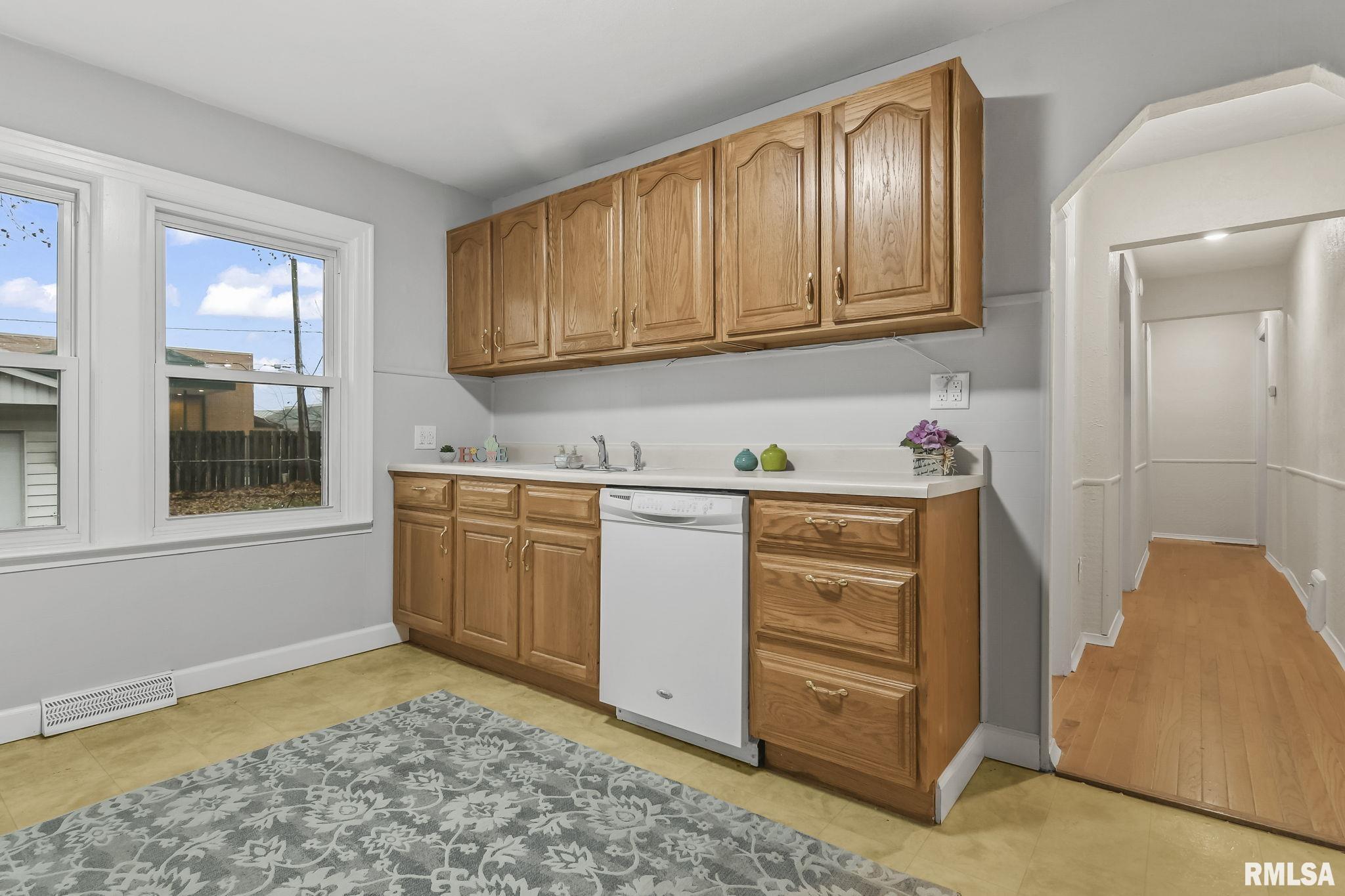 5 Harriet Lane Springfield, IL 62702 - Photo 8 of 25