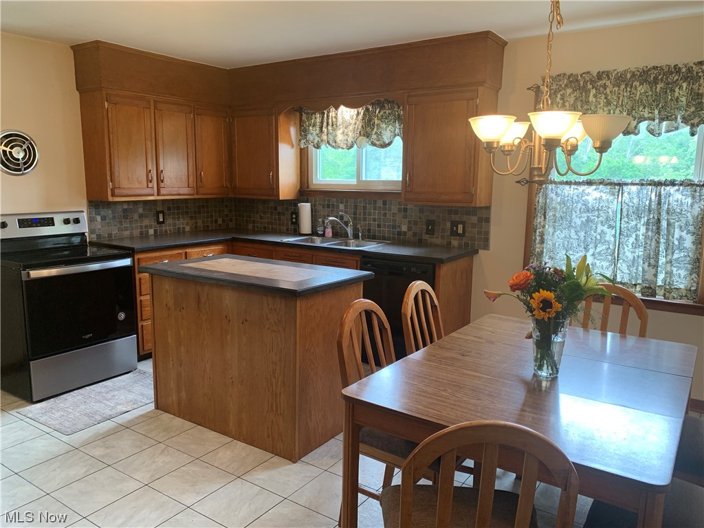 4523 Jaeger Road Lorain, OH 44053 - Photo 3 of 19 Eat-in Kitchen with Rolling Island