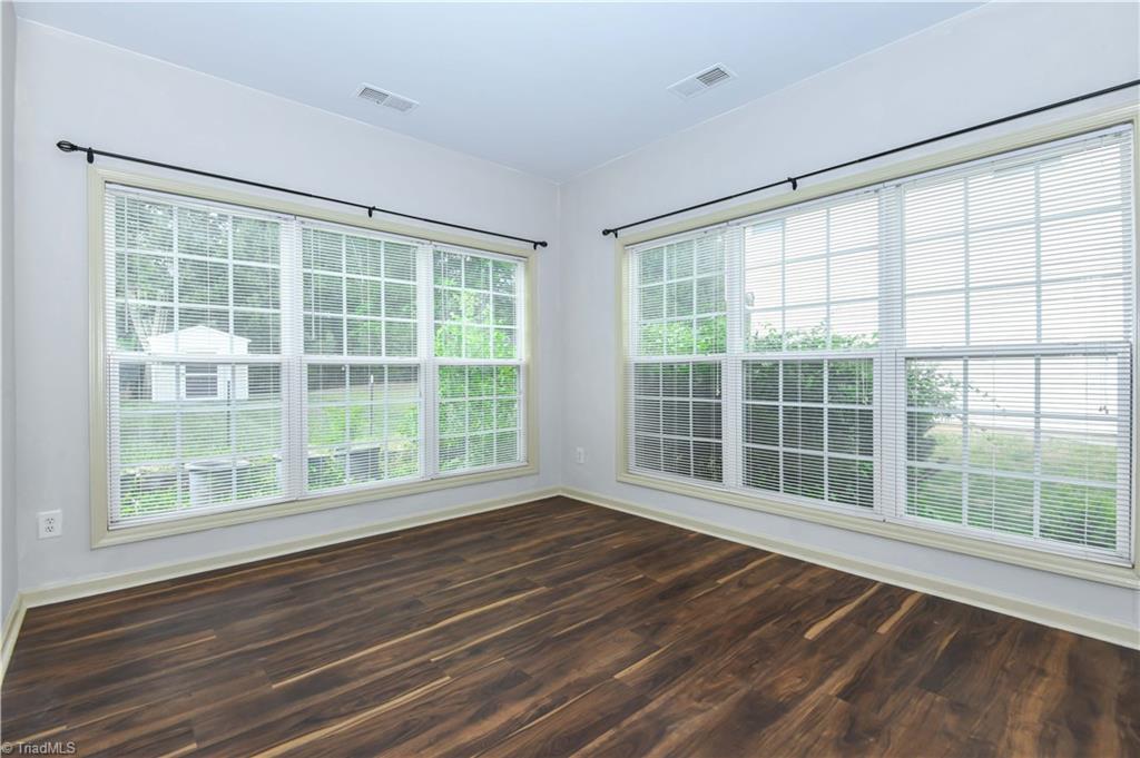 2331 Mill Lane High Point, NC 27265 - Photo 13 of 33