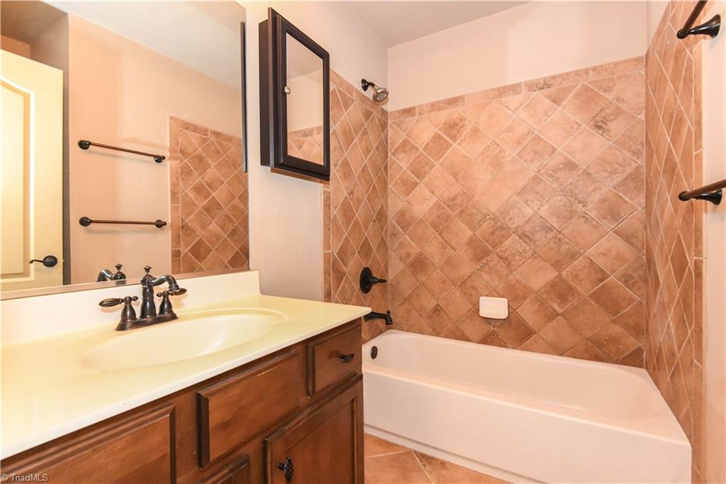 2331 Mill Lane High Point, NC 27265 - Photo 27 of 33