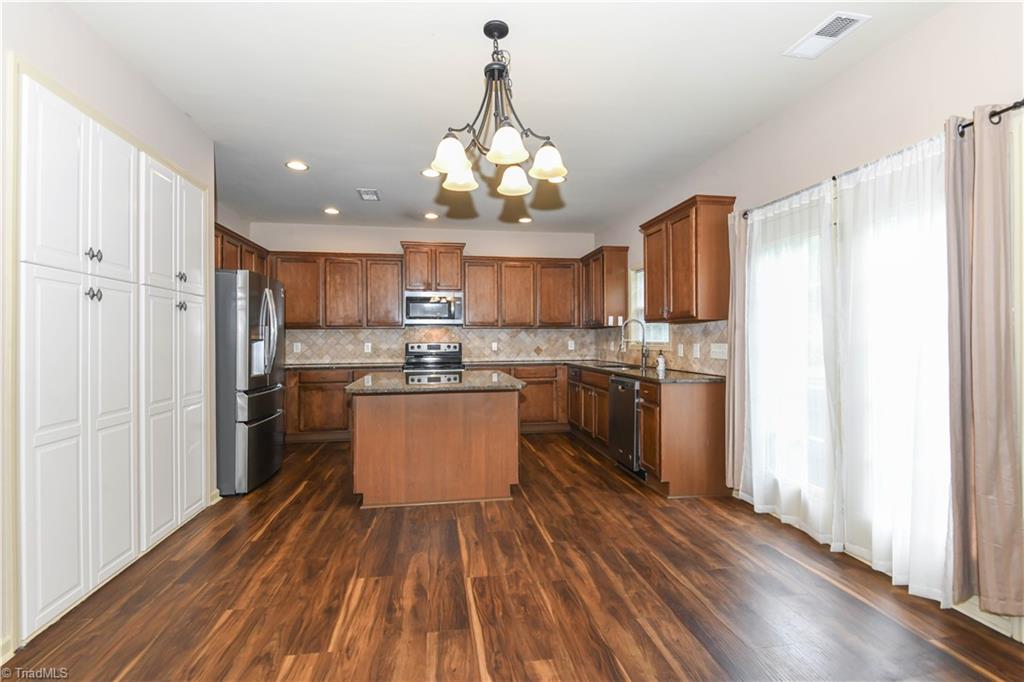 2331 Mill Lane High Point, NC 27265 - Photo 9 of 33