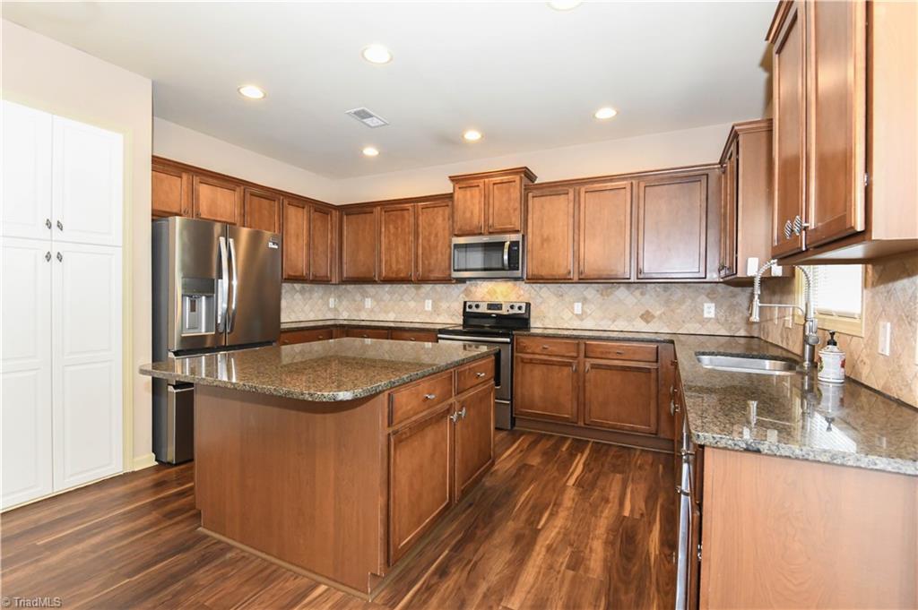 2331 Mill Lane High Point, NC 27265 - Photo 10 of 33