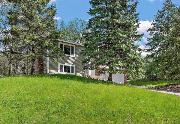$2,250 | 1735 Walnut Lane, Eagan, MN 55122