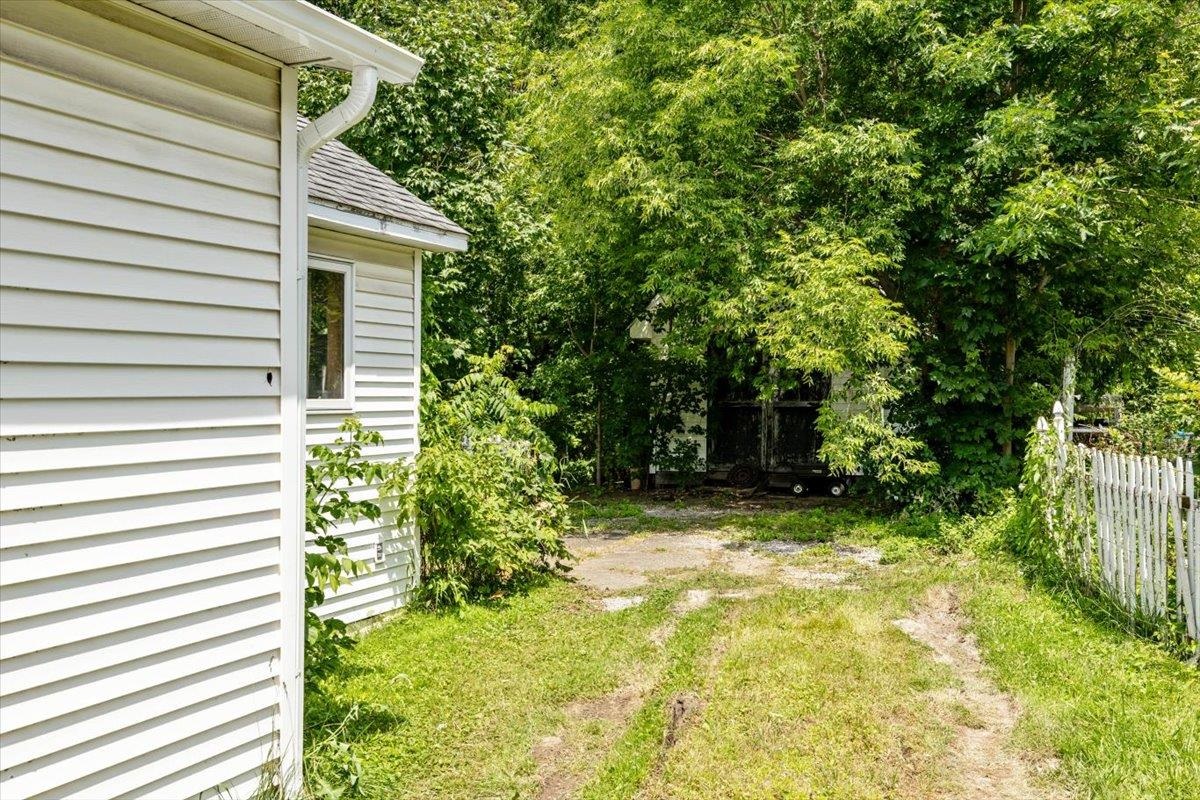 47 Upper Welden Street St. Albans, VT 05478 - Photo 12 of 55