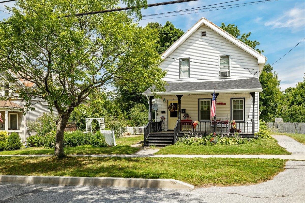 47 Upper Welden Street St. Albans, VT 05478 - Photo 3 of 55