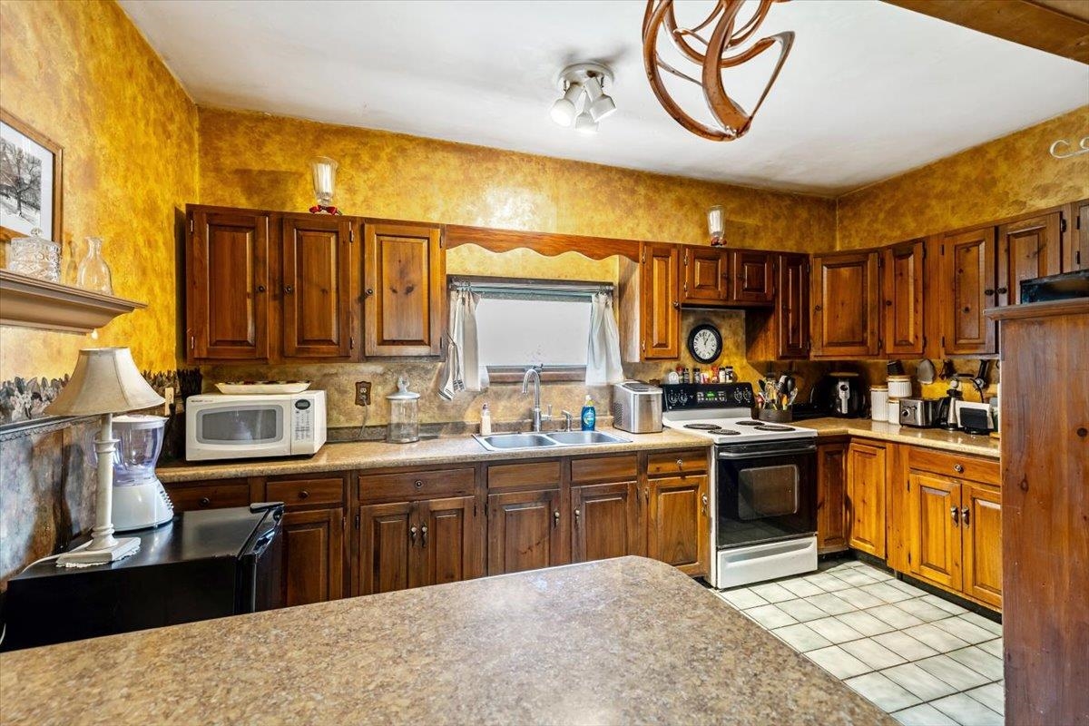 47 Upper Welden Street St. Albans, VT 05478 - Photo 32 of 55