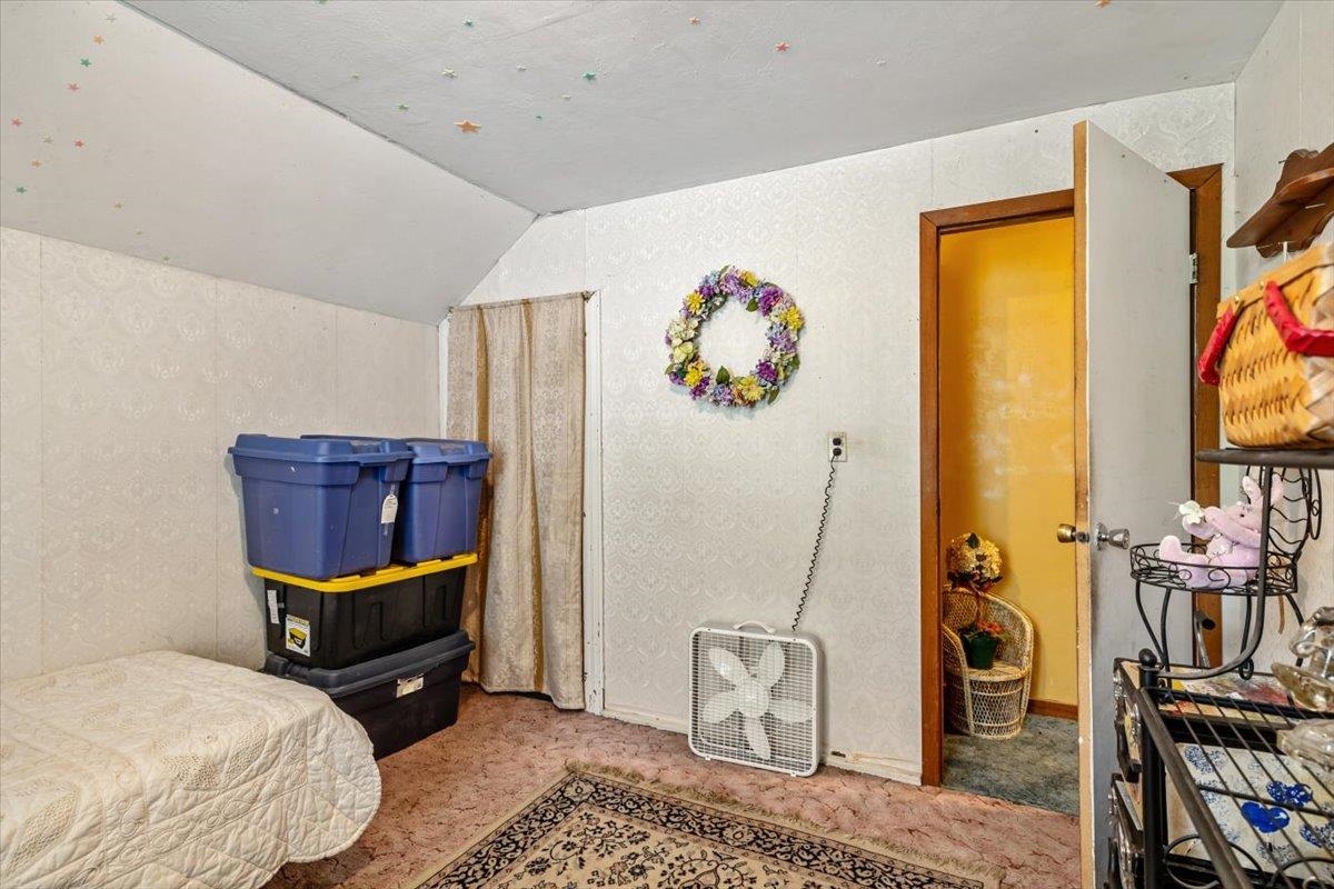 47 Upper Welden Street St. Albans, VT 05478 - Photo 39 of 55