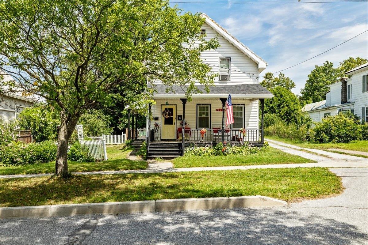 47 Upper Welden Street St. Albans, VT 05478 - Photo 4 of 55