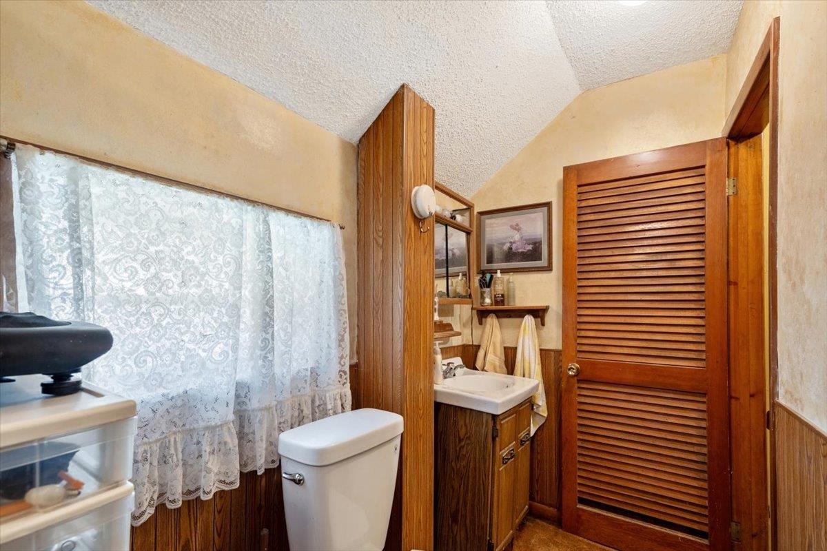 47 Upper Welden Street St. Albans, VT 05478 - Photo 48 of 55