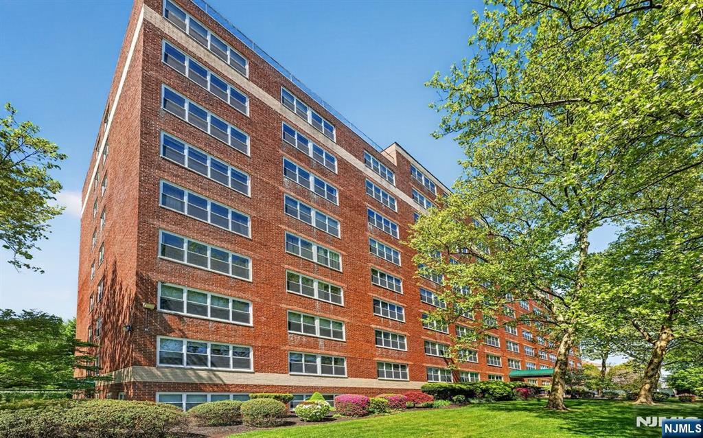 926 Bloomfield Avenue, Unit 3A Glen Ridge, NJ 07028 - Photo 1 of 32