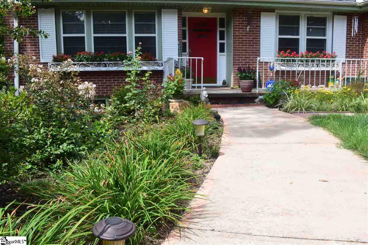 6 Berryhill Road Greenville, SC 29615 - Photo 3 of 36 Gallery Image 3