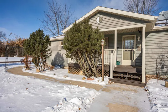 $370,000 | 399 Oakbrook Drive, Wisconsin Dells, WI 53965