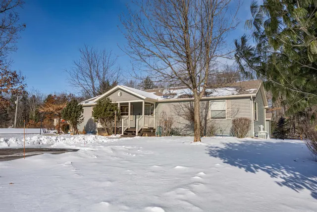 $370,000 | 399 Oakbrook Drive, Wisconsin Dells, WI 53965