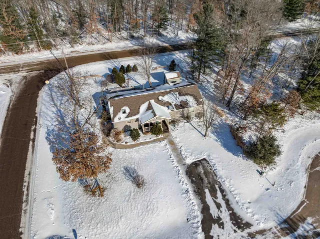 $370,000 | 399 Oakbrook Drive, Wisconsin Dells, WI 53965