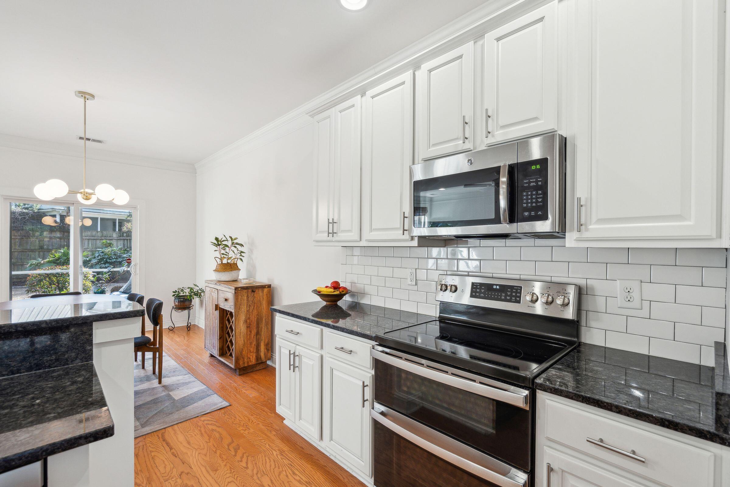 716 Muirhead Road Mount Pleasant, SC 29464 - Photo 10 of 67 11_716MuirheadRd-KeenEyeMarketing-011