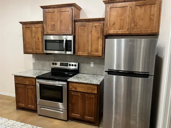 $2,100 | 1012 Damascus Drive, Belton, TX 76513