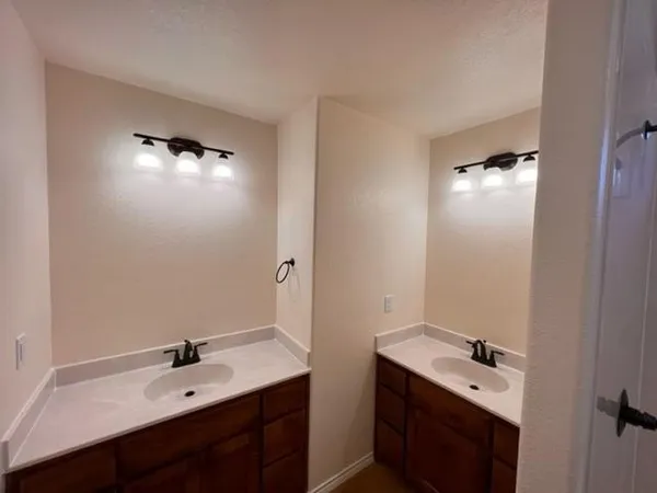 $2,100 | 1012 Damascus Drive, Belton, TX 76513