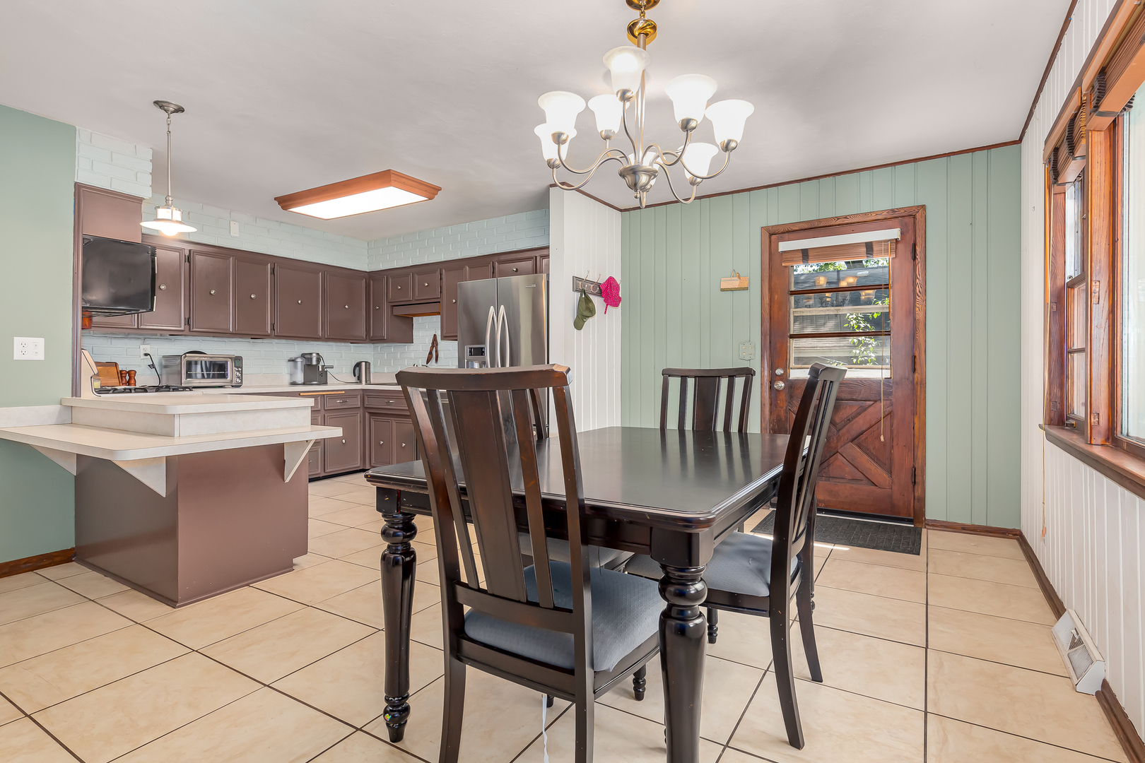 430 West Gartner Road Naperville, IL 60540 - Photo 11 of 27