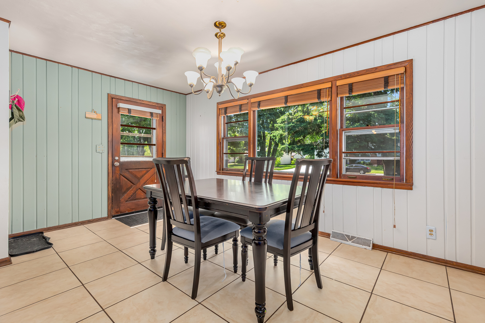 430 West Gartner Road Naperville, IL 60540 - Photo 7 of 27