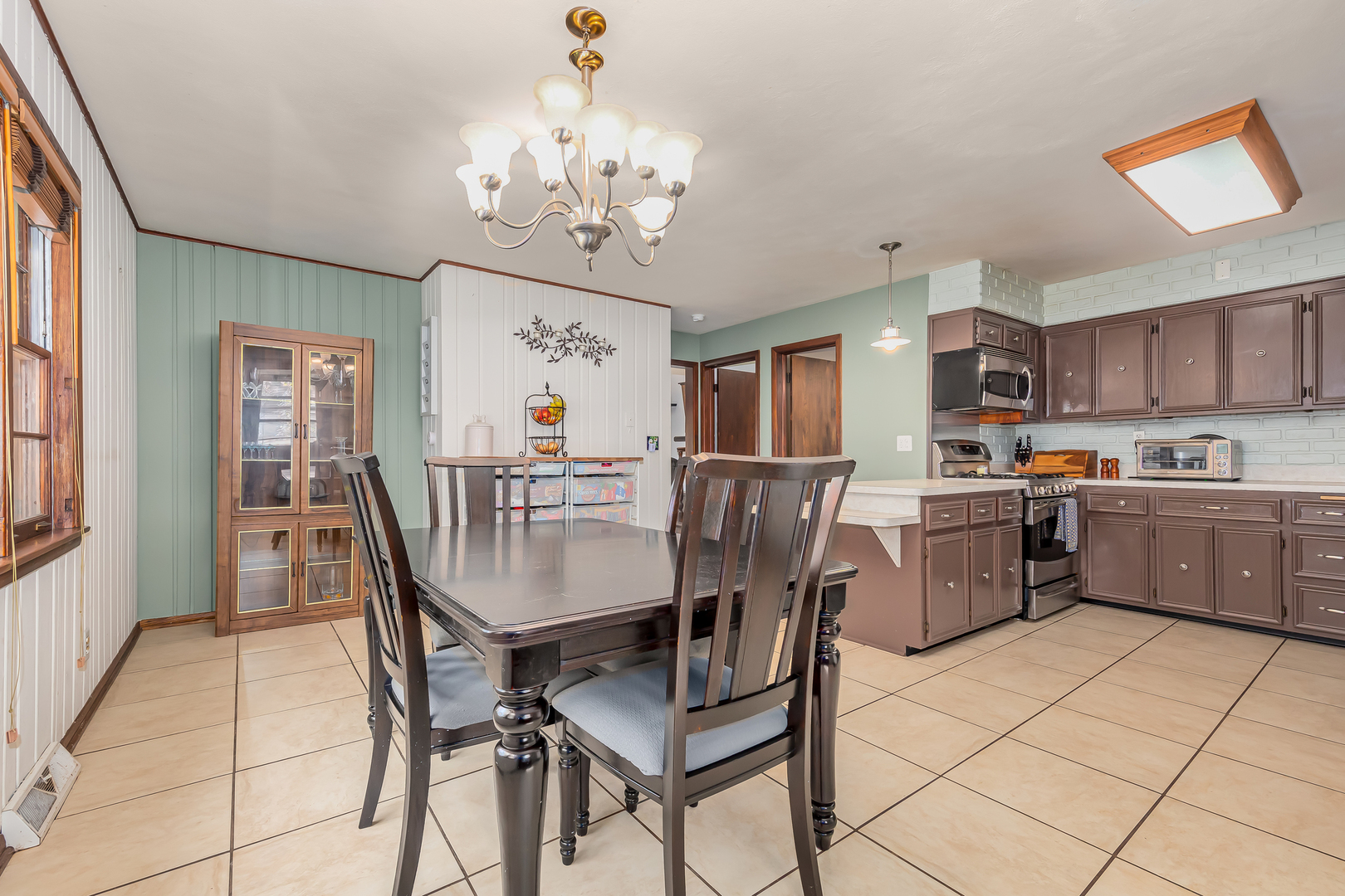 430 West Gartner Road Naperville, IL 60540 - Photo 8 of 27