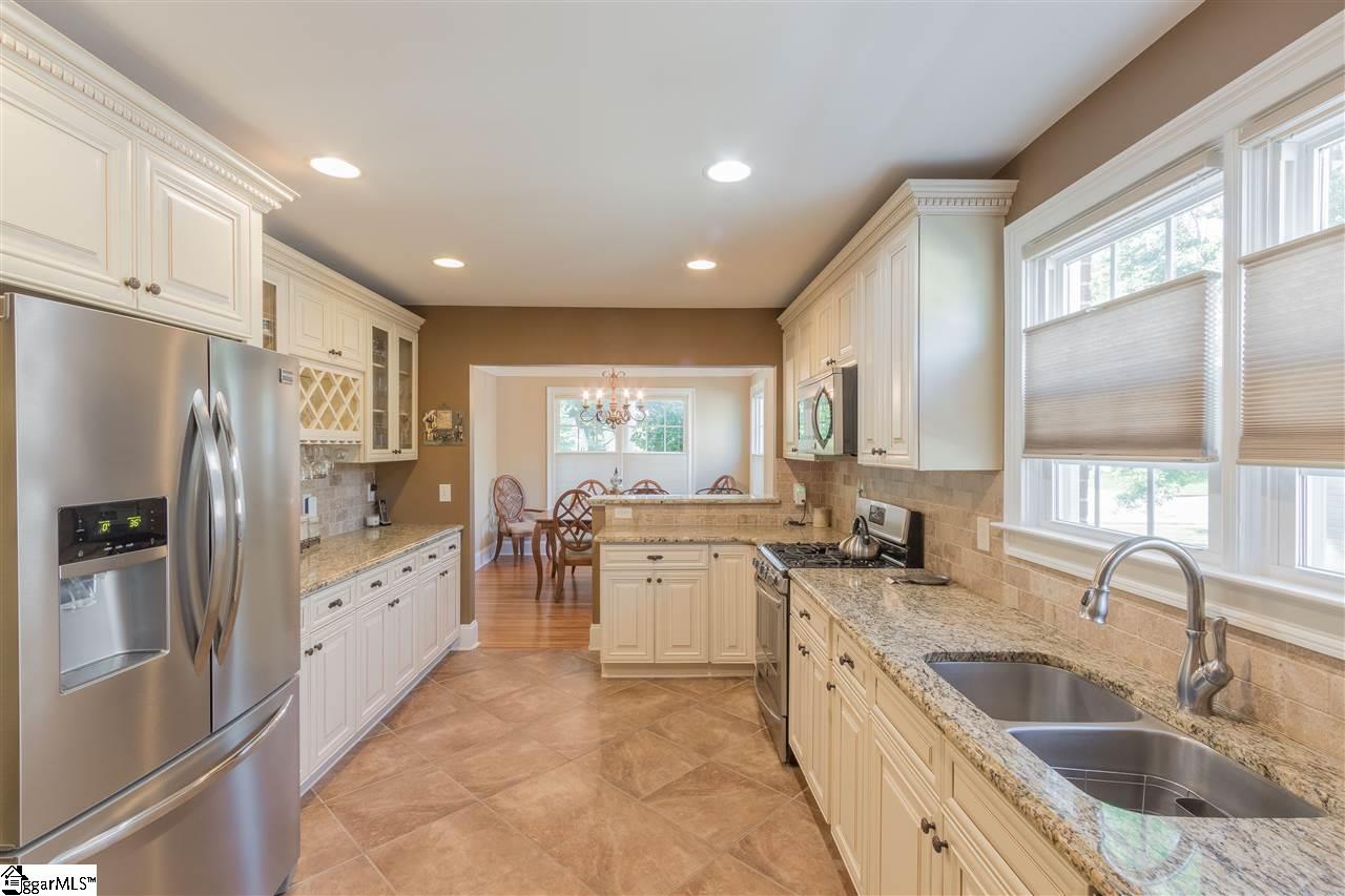 205 East Faris Road Greenville, SC 29605 - Photo 11 of 36 Kitchen