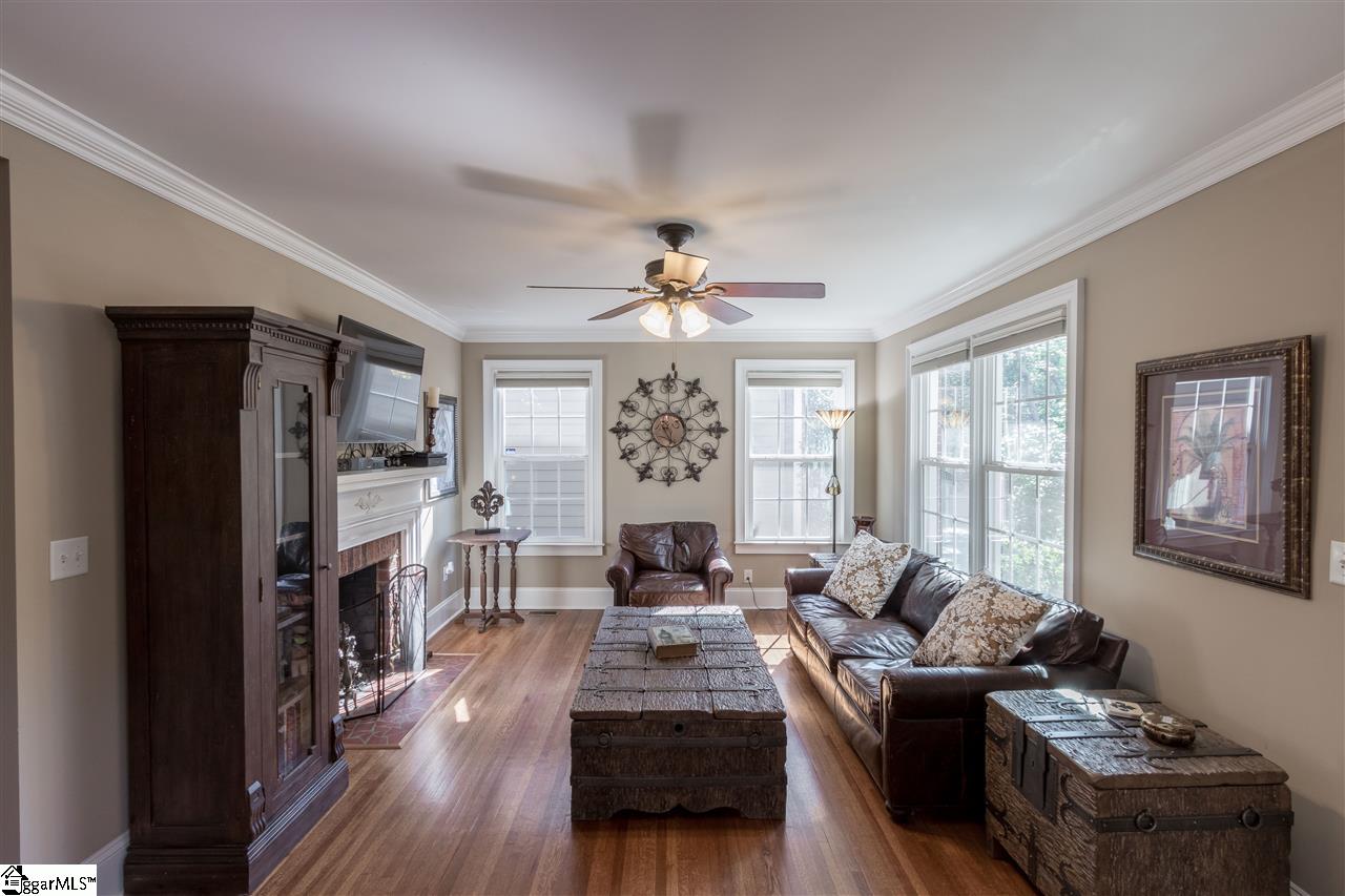 205 East Faris Road Greenville, SC 29605 - Photo 4 of 36 Living Room