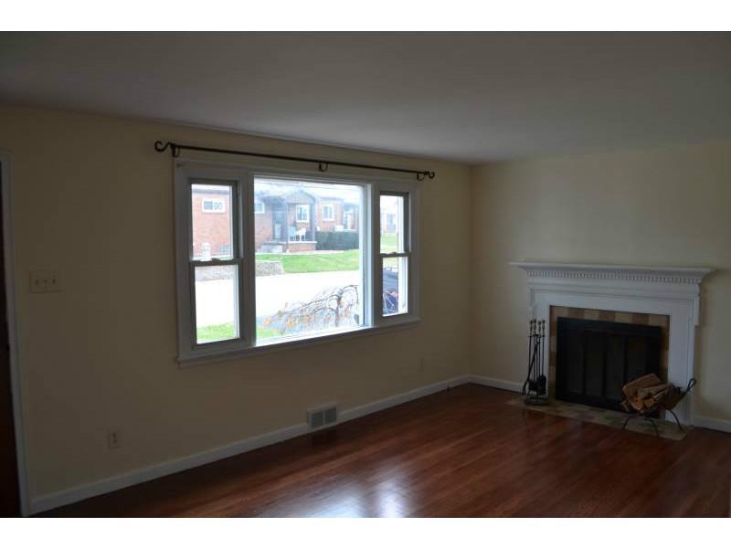 1152 Eckert Road Monaca, PA 15061 - Photo 4 of 16 Living Room.