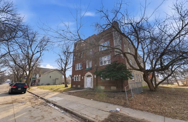 $599,900 | 2453 North 17th Street, Milwaukee, WI 53206