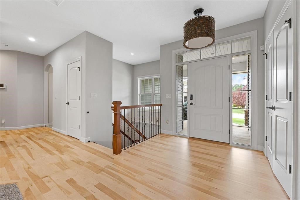3516 Fitzroy Road Hiawatha, IA 52233 - Photo 3 of 50 Gallery Image 3