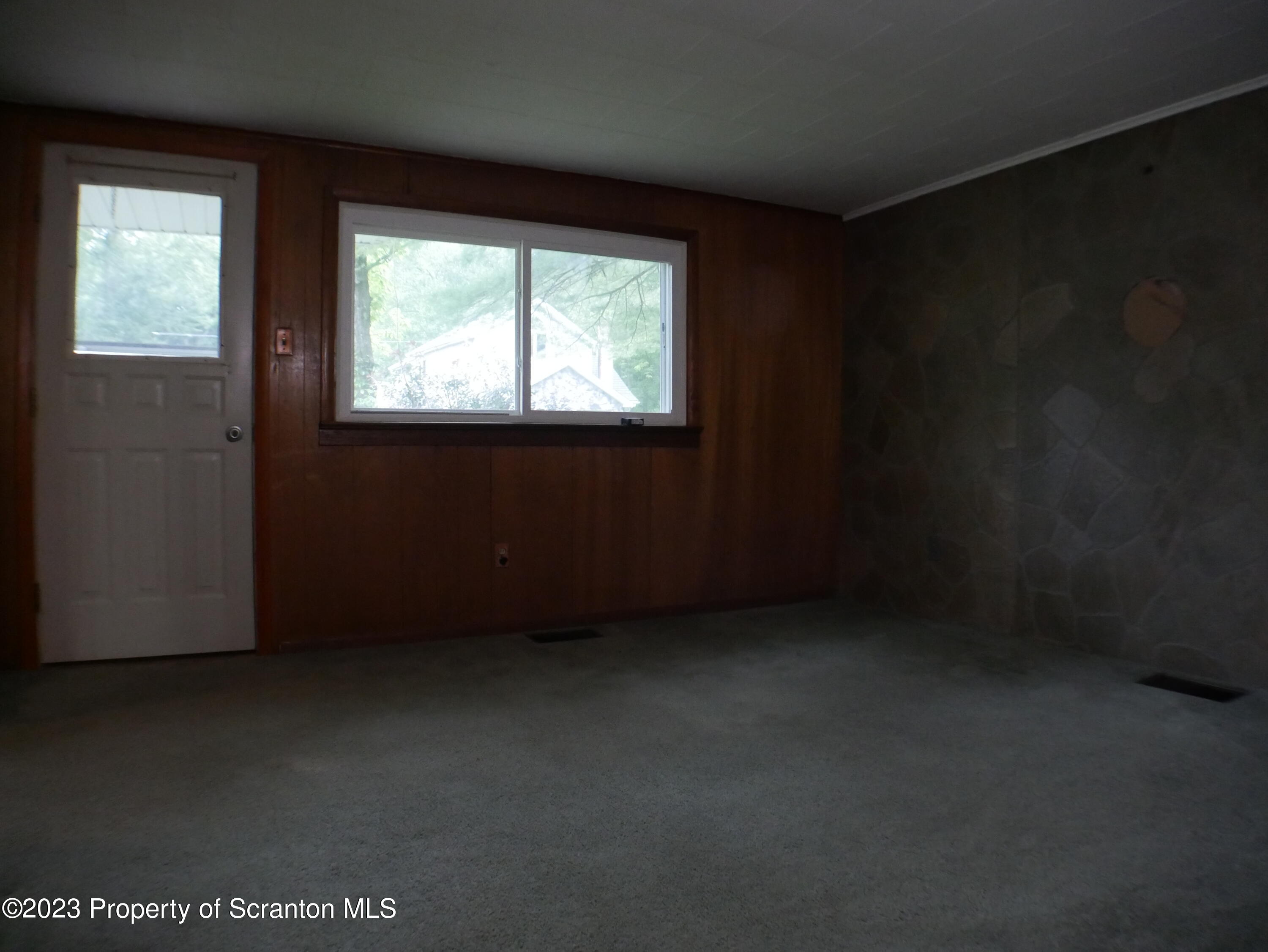 178 Pierce Road Carbondale, PA 18407 - Photo 14 of 30 Den