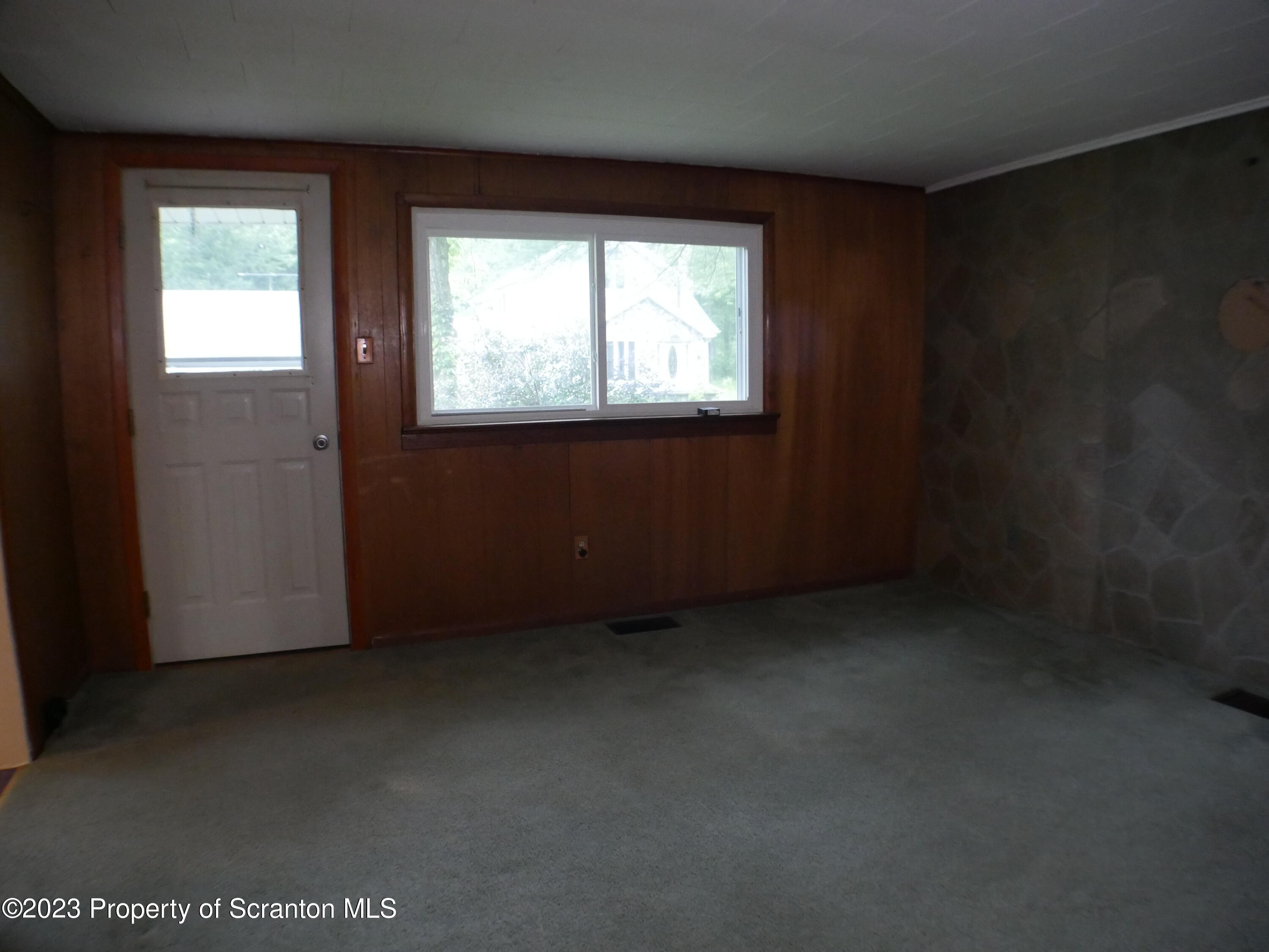 178 Pierce Road Carbondale, PA 18407 - Photo 15 of 30 Den