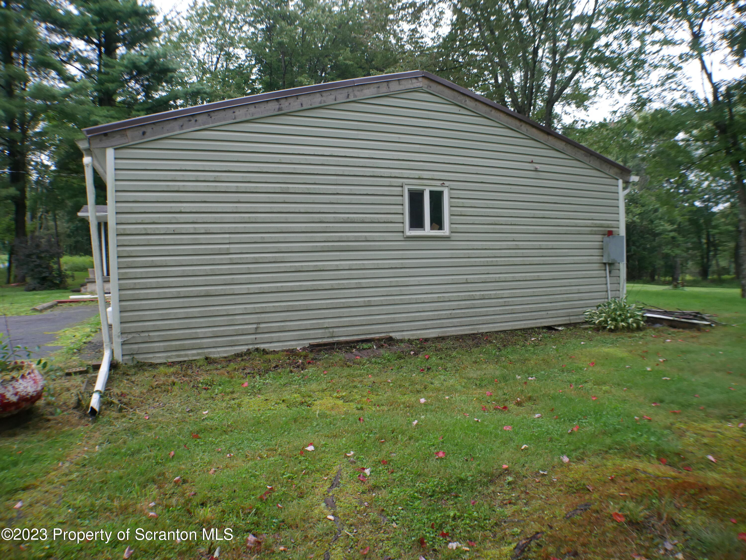 178 Pierce Road Carbondale, PA 18407 - Photo 25 of 30 Side