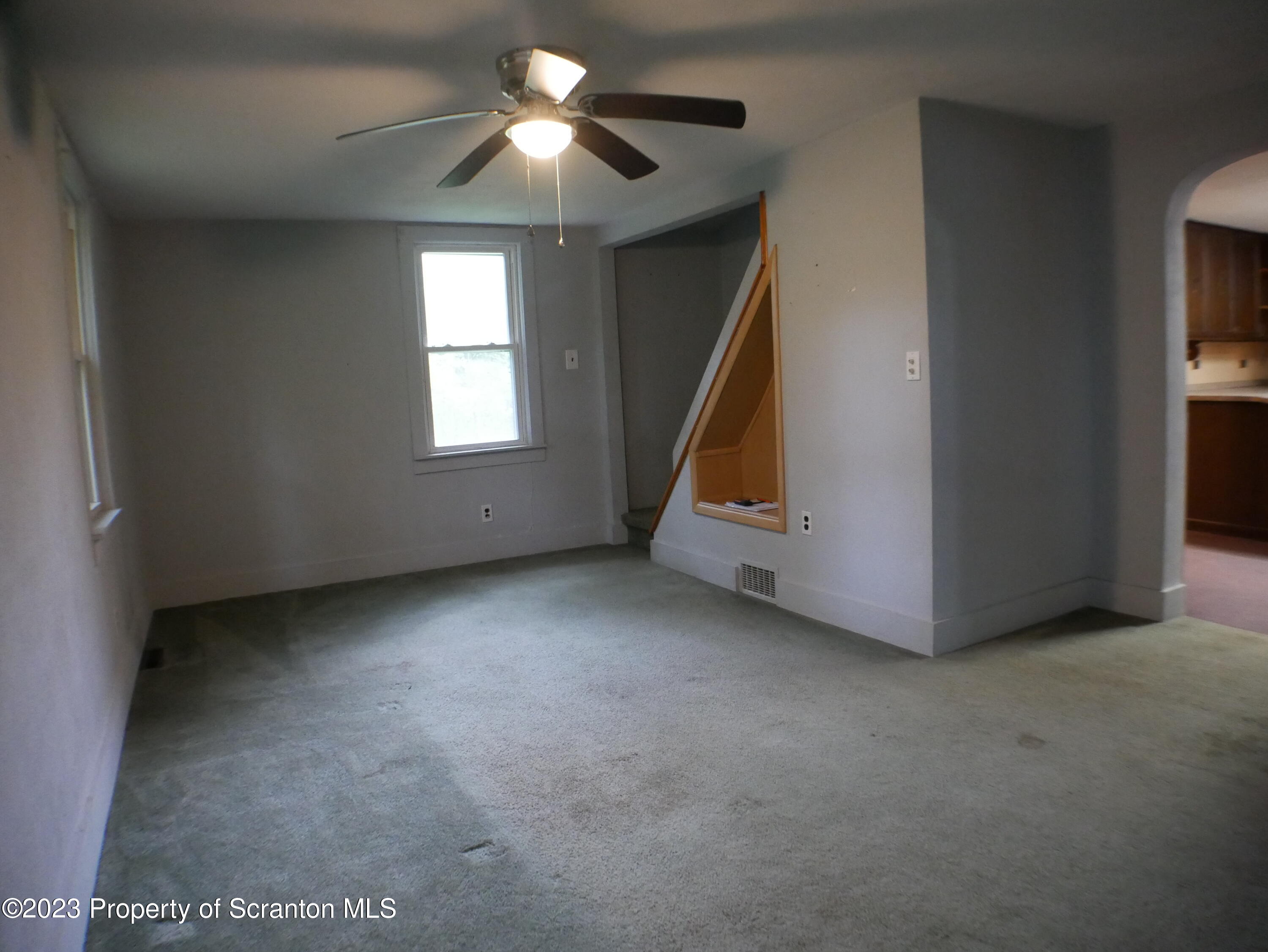 178 Pierce Road Carbondale, PA 18407 - Photo 6 of 30 Living Room