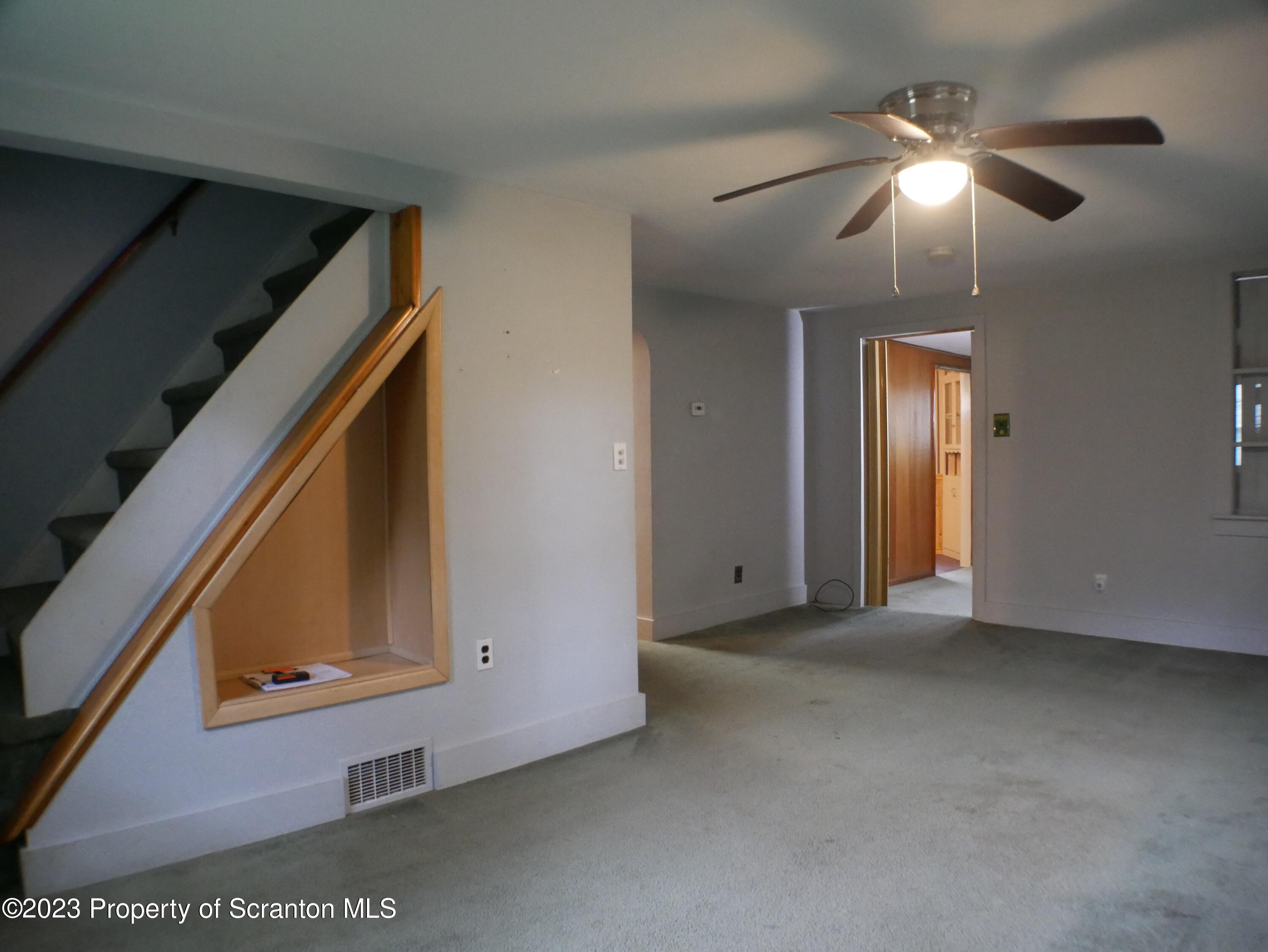 178 Pierce Road Carbondale, PA 18407 - Photo 7 of 30 Living Room
